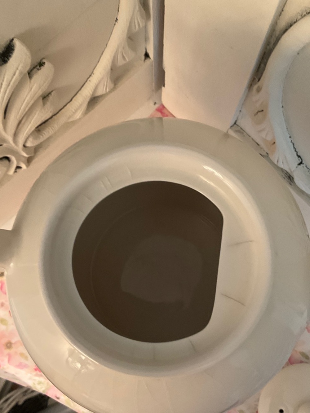 Classic White English Teapot - Picture 6 of 12